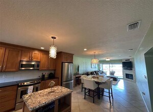 2100 N Peninsula Ave in New Smyrna Beach, FL - Building Photo - Building Photo