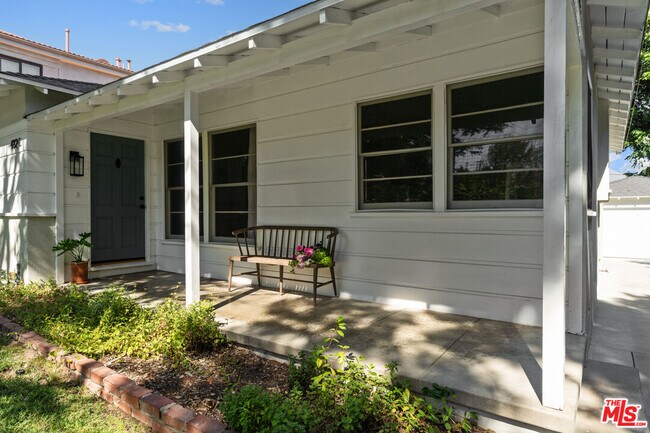 4824 La Canada Blvd in La Cañada Flintridge, CA - Building Photo - Building Photo