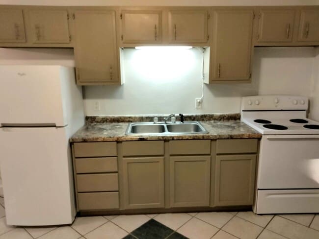 124 N Main St, Unit 2-Bedroom in Hedrick, IA - Foto de edificio - Building Photo