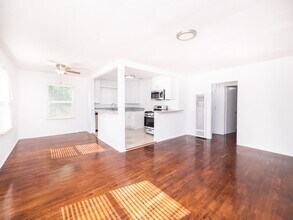 11355 Tiara St in North Hollywood, CA - Building Photo - Building Photo
