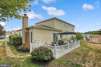2527 Blarney Dr in Harrisburg, PA - Foto de edificio - Building Photo