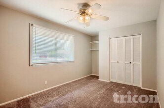 2612 E Glade Ave in Mesa, AZ - Foto de edificio - Building Photo