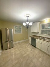 300 Burroughs St in Charlotte, NC - Building Photo - Building Photo