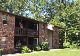 Grecian Terrace Apartments in Albany, NY - Building Photo - Building Photo