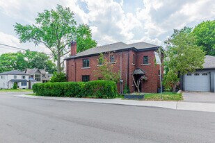 2 Larkin Ave in Toronto, ON - Building Photo