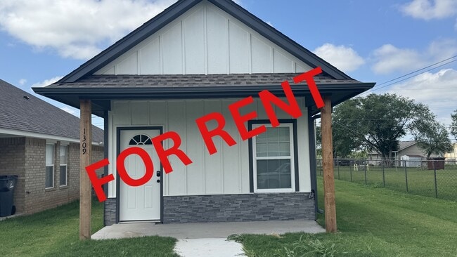 property at 1326 SW New York Ave