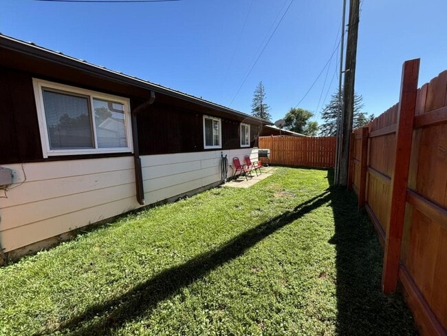 property at 490 SE Kohler Ct