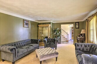 1960 Pinelawn Dr in Toledo, OH - Foto de edificio - Building Photo