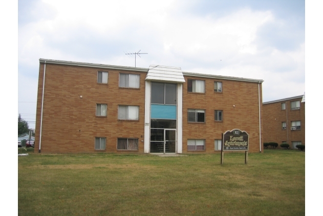 Lowell Apartments in Lorain, OH - Building Photo - Building Photo