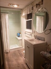 25 Pinehurst Rd in Saugus, MA - Foto de edificio - Building Photo