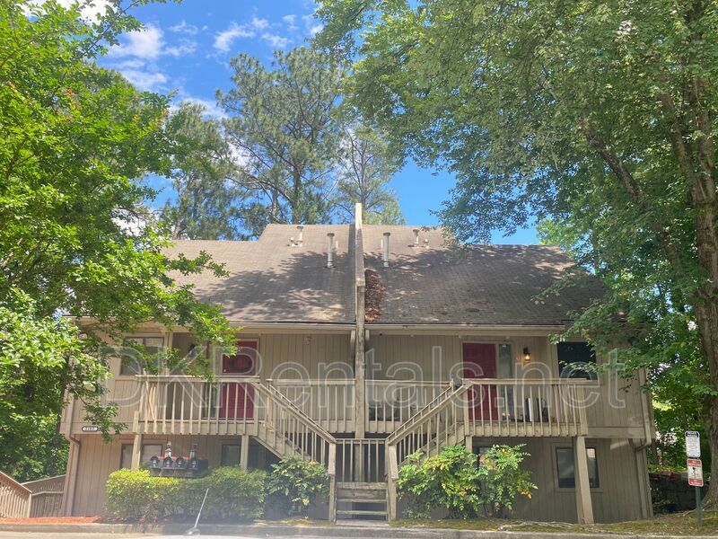 2103 Defoors Ferry Rd NW in Atlanta, GA - Building Photo