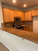 27288 Riverview Ln, Unit RIVERVIEW in Santa Clarita, CA - Building Photo