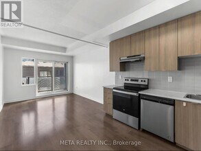 5131 Sheppard Ave E in Toronto, ON - Building Photo - Building Photo
