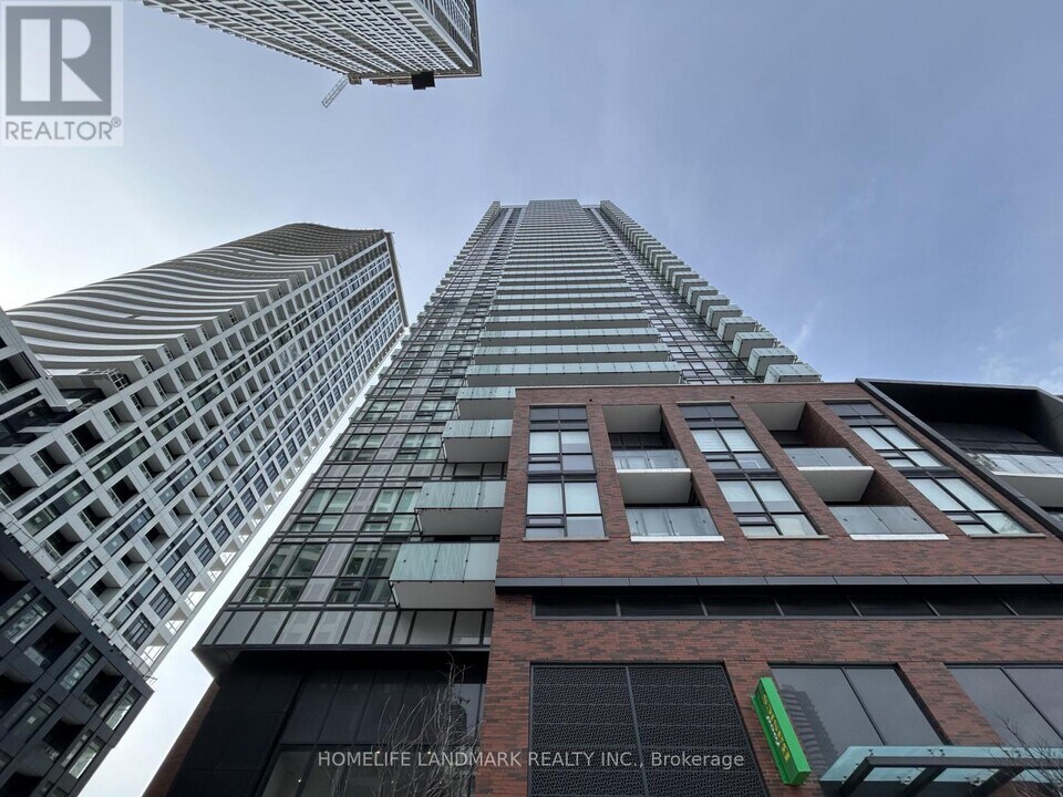 4130 Parkside Village Dr in Mississauga, ON - Building Photo