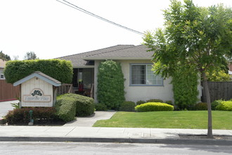 251 Blossom Way in Hayward, CA - Building Photo - Building Photo