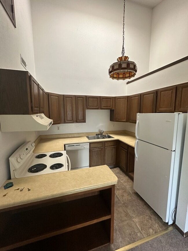 property at 93 Meadowood Dr