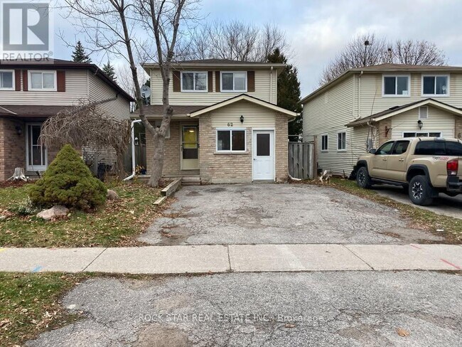 62 Corbett Dr in Barrie, ON - Building Photo - Building Photo