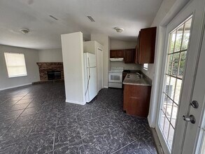 3272 Littlefield St in Deltona, FL - Building Photo - Building Photo