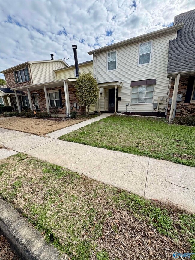 317 Chateau Dr SW in Huntsville, AL - Building Photo - Building Photo