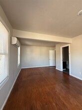 2711 Avenue G in Rosenberg, TX - Foto de edificio - Building Photo