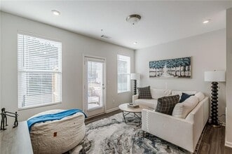 1205 Skylar Ln SE in Atlanta, GA - Foto de edificio - Building Photo