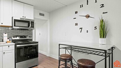 556 Coral Ct, Unit SI ID1502038P in Fort Walton Beach, FL - Building Photo - Building Photo