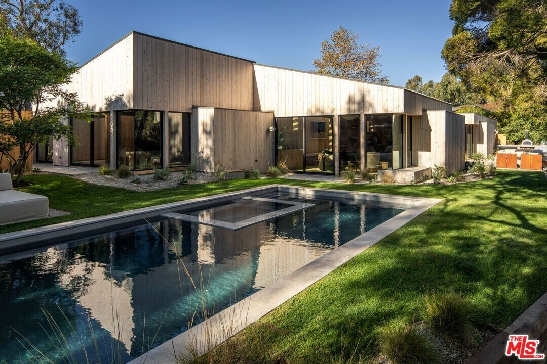 28779 Sea Ranch Way in Malibu, CA - Building Photo
