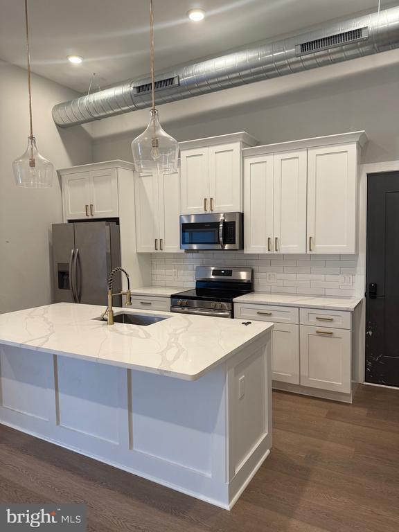 property at 5830 Henry Ave