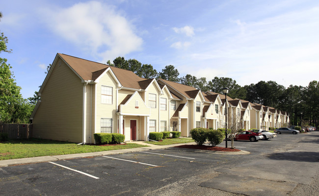 The Cedars Apartments in North Charleston, SC - Building Photo - Building Photo