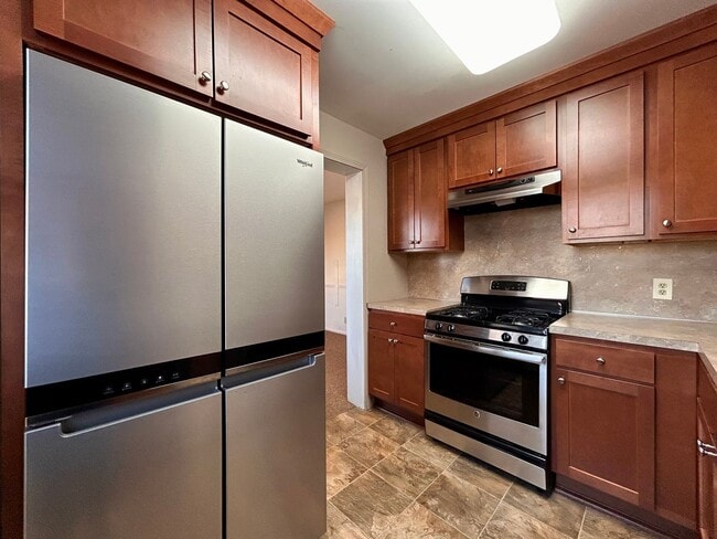 property at 20 Crescent St NE