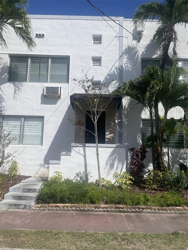 property at 2469 Flamingo Pl