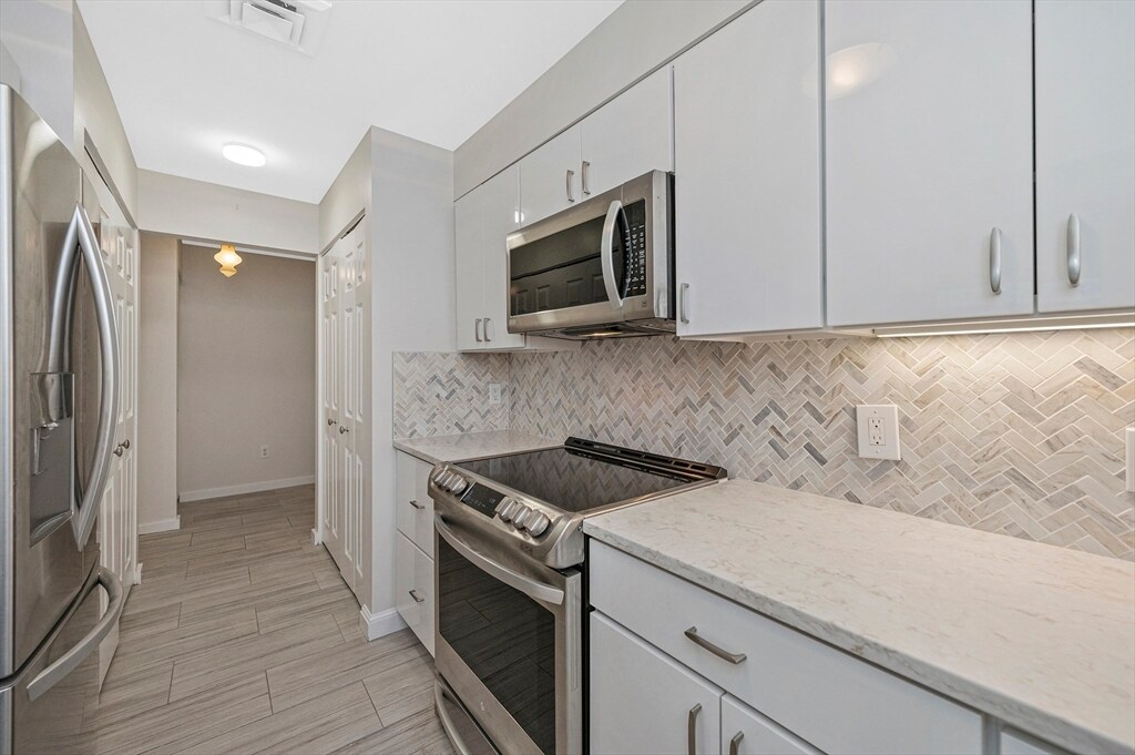 376 Commercial St in Boston, MA - Building Photo
