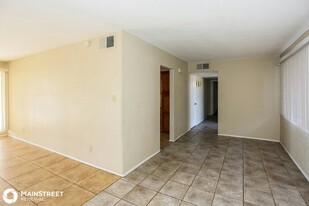 5313 W Wolf St in Phoenix, AZ - Building Photo - Building Photo