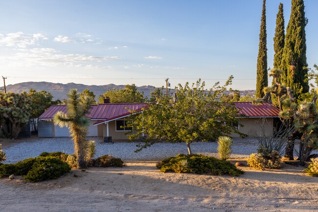 56524 El Dorado Dr in Yucca Valley, CA - Building Photo - Building Photo