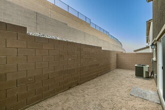 301 Rain Quail Wy in Henderson, NV - Building Photo - Building Photo