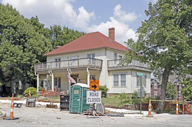 358 N Arkansas Ave in Fayetteville, AR - Foto de edificio - Building Photo