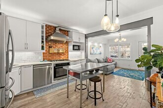 284 6th St in Jersey City, NJ - Building Photo - Building Photo