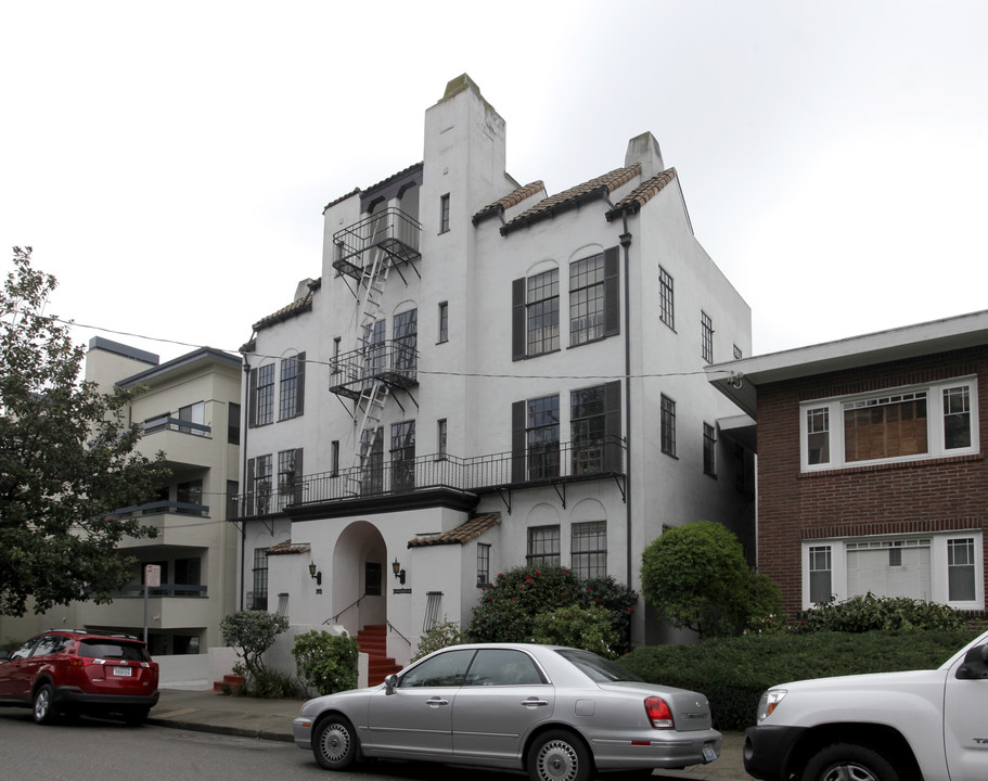 381 Belmont in Oakland, CA - Building Photo