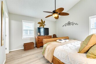 16614 Bermuda Way in Jamaica Beach, TX - Building Photo - Building Photo