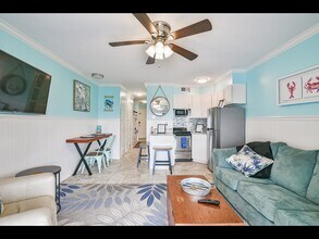 6102 Seawall Blvd in Galveston, TX - Foto de edificio - Building Photo