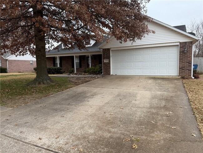 1909 SW Pine Ave in Bentonville, AR - Building Photo - Building Photo