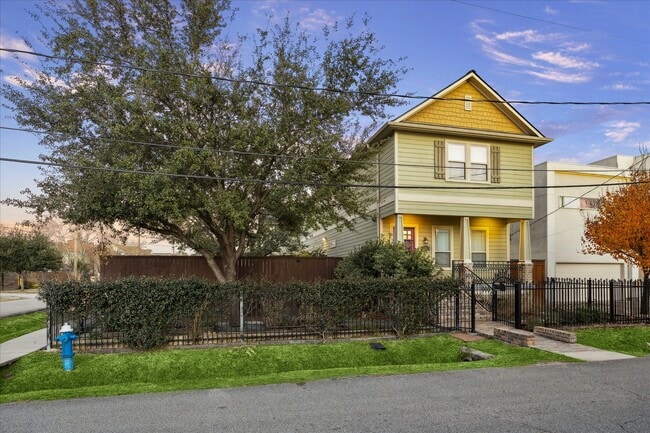 840 Alexander St in Houston, TX - Building Photo - Building Photo