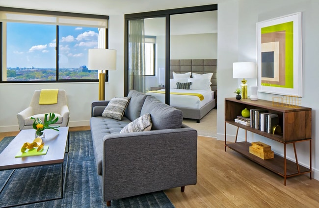 2645 N Clark St in Chicago, IL - Building Photo - Building Photo