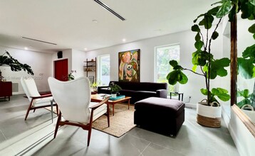 14605 SW 75th Ave in Palmetto Bay, FL - Building Photo - Building Photo