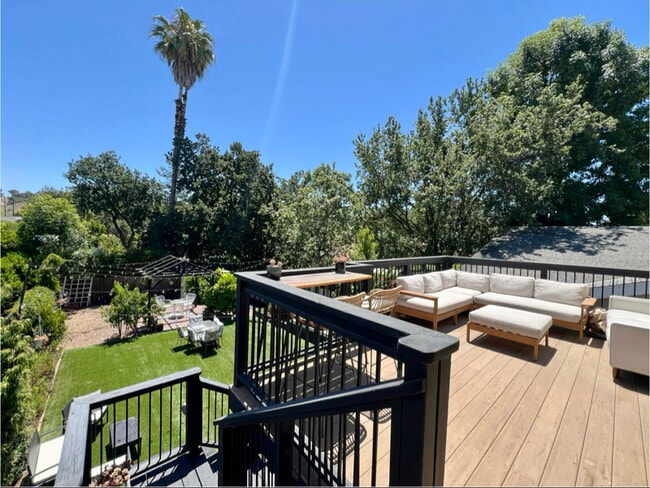 726 Beall St, Unit 726 Beall St Unit 1 in Thousand Oaks, CA - Foto de edificio - Building Photo