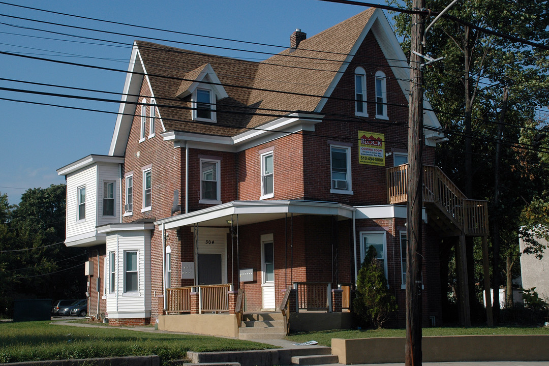 304 E 9th St in Chester, PA - Building Photo