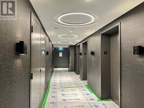 120 Broadway Ave in Toronto, ON - Building Photo - Building Photo