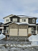 10418 133 Ave. in Grande Prairie, AB - Building Photo