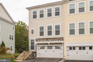 311 Kahler Way in Glen Burnie, MD - Building Photo