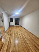 92-35 53rd Ave, Unit 4 in Queens, NY - Building Photo